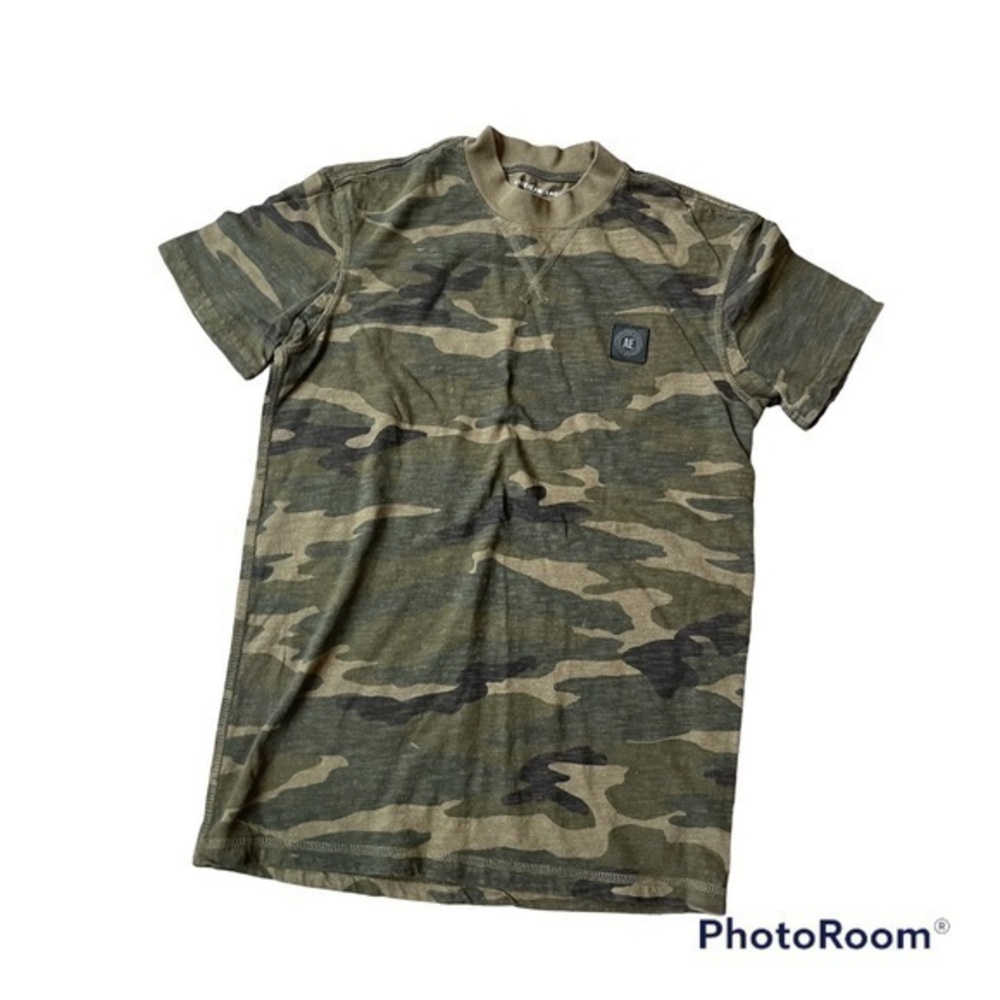 American Eagle Camouflage mens tshirt